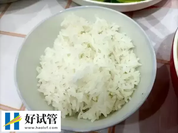 宝宝过早吃米饭的危害是什么(图1) 宝宝过早吃米饭的危害是什么(图1)